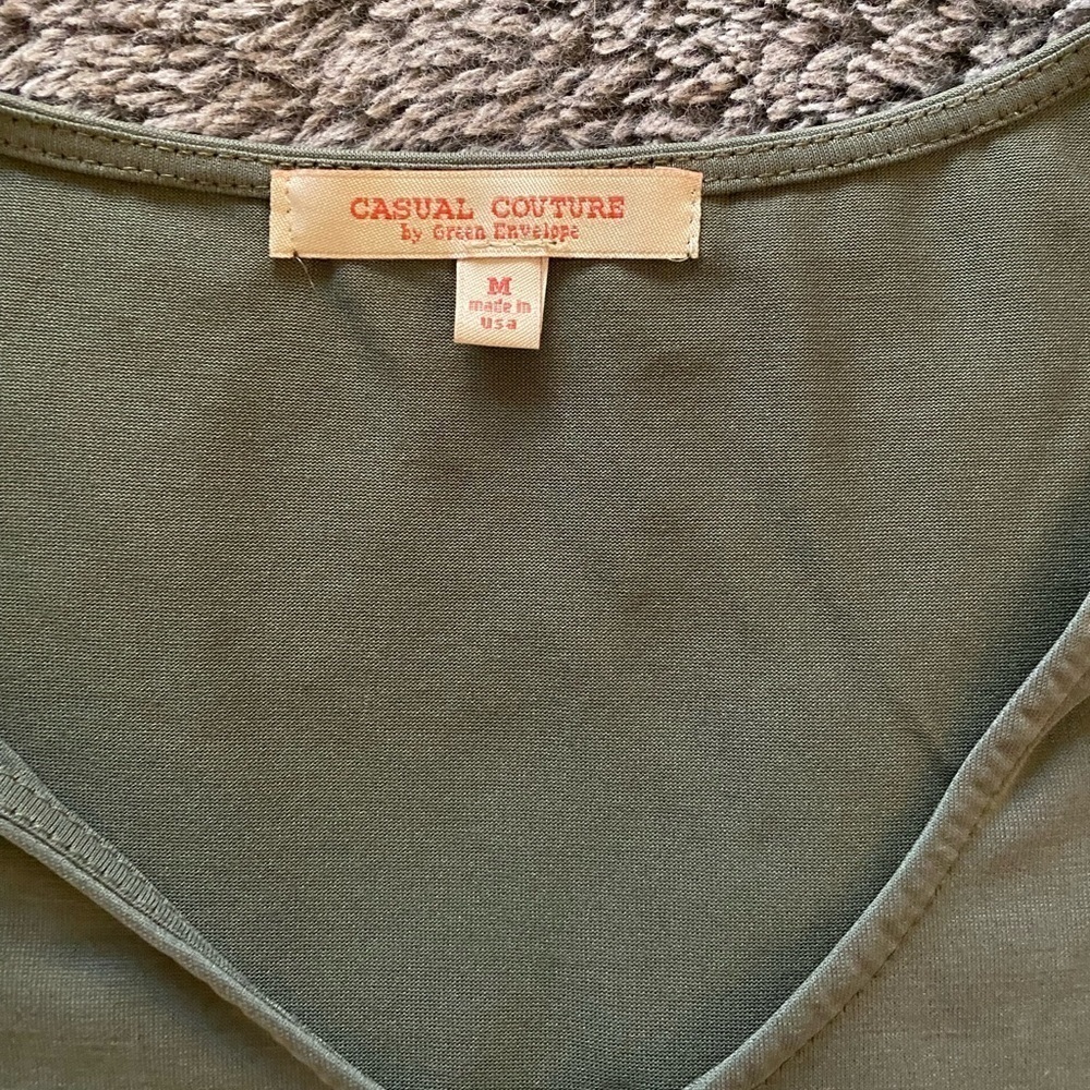 GREEN ENVELOPE Women’s Casual Couture Zipper Tee - Picture 11 of 11
